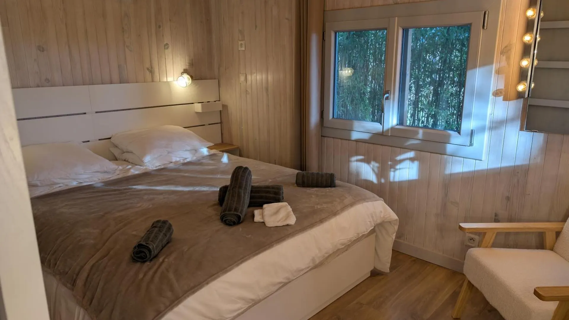 Le Chalet Bleu - Jacuzzi Aix-en-Provence 0*,