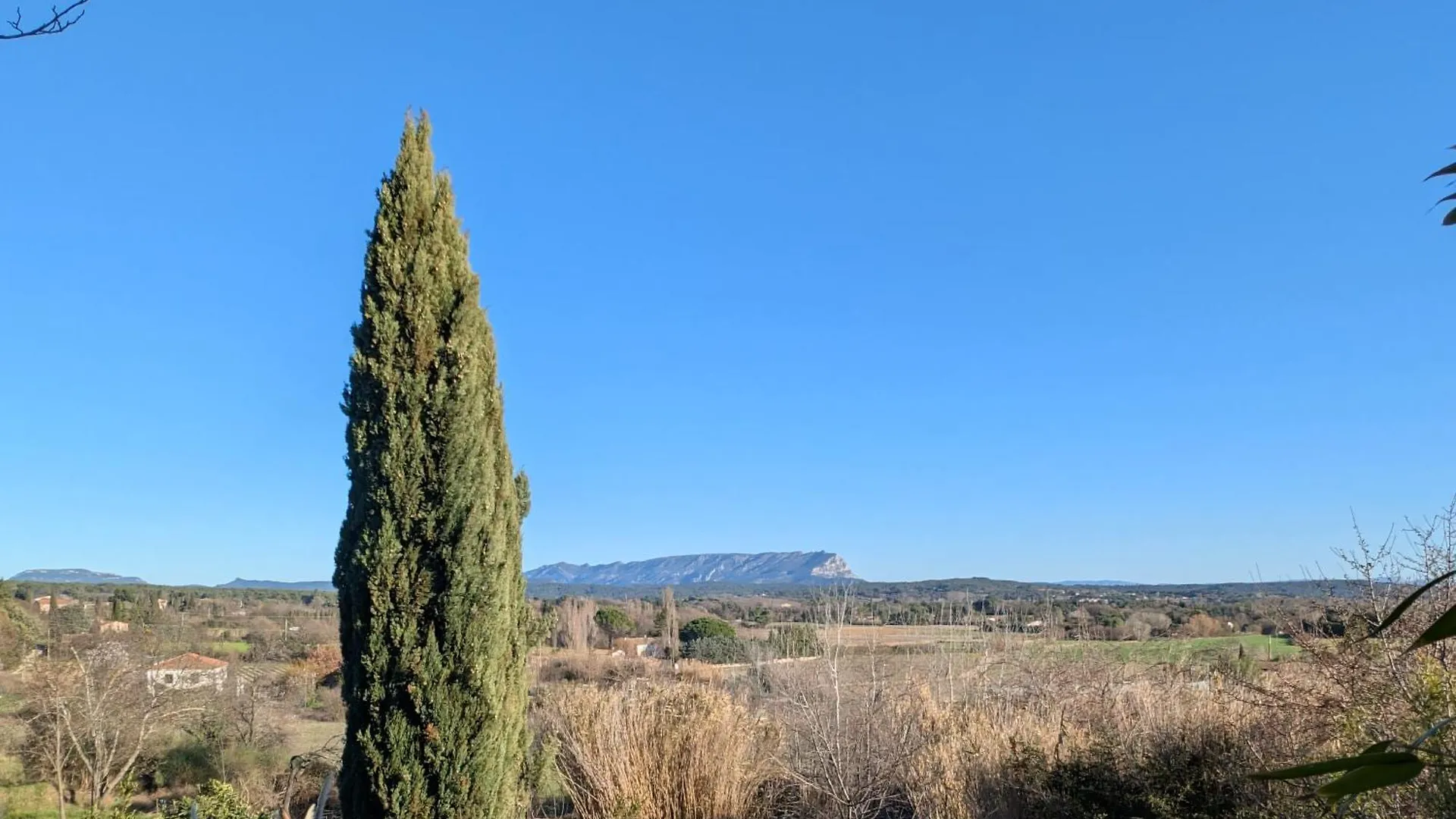 Le Chalet Bleu - Jacuzzi Aix-en-Provence France